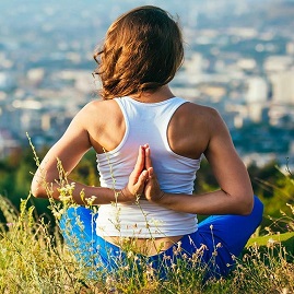 10حرکت اصلاحی یوگا برای کاهش کمر درد¬ همراه با آموزش و تصویر