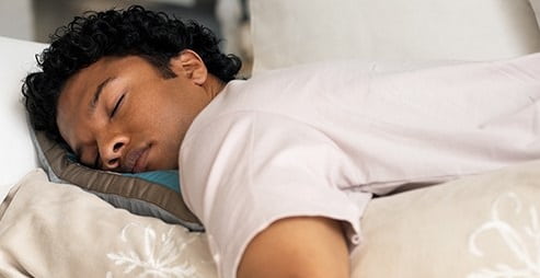 آسیب به ستون فقرات با خوابیدن روی شکم