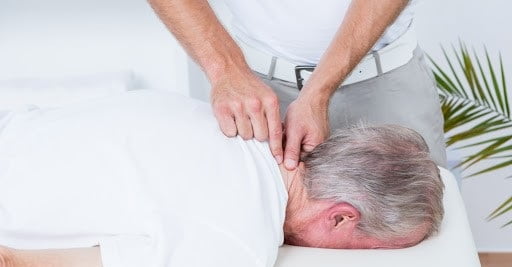 درمان گردن درد عصبی با درمان دستی و دستکاری کردن ستون فقرات