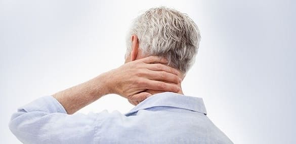 علت گرفتگی عضلات گردن درمان با فیزیوتراپی، ماساژ و ورزش-min