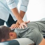 کایروپراکتیک فواید و کاربرد انواع کایروپراکتیک در طب فیزیکی